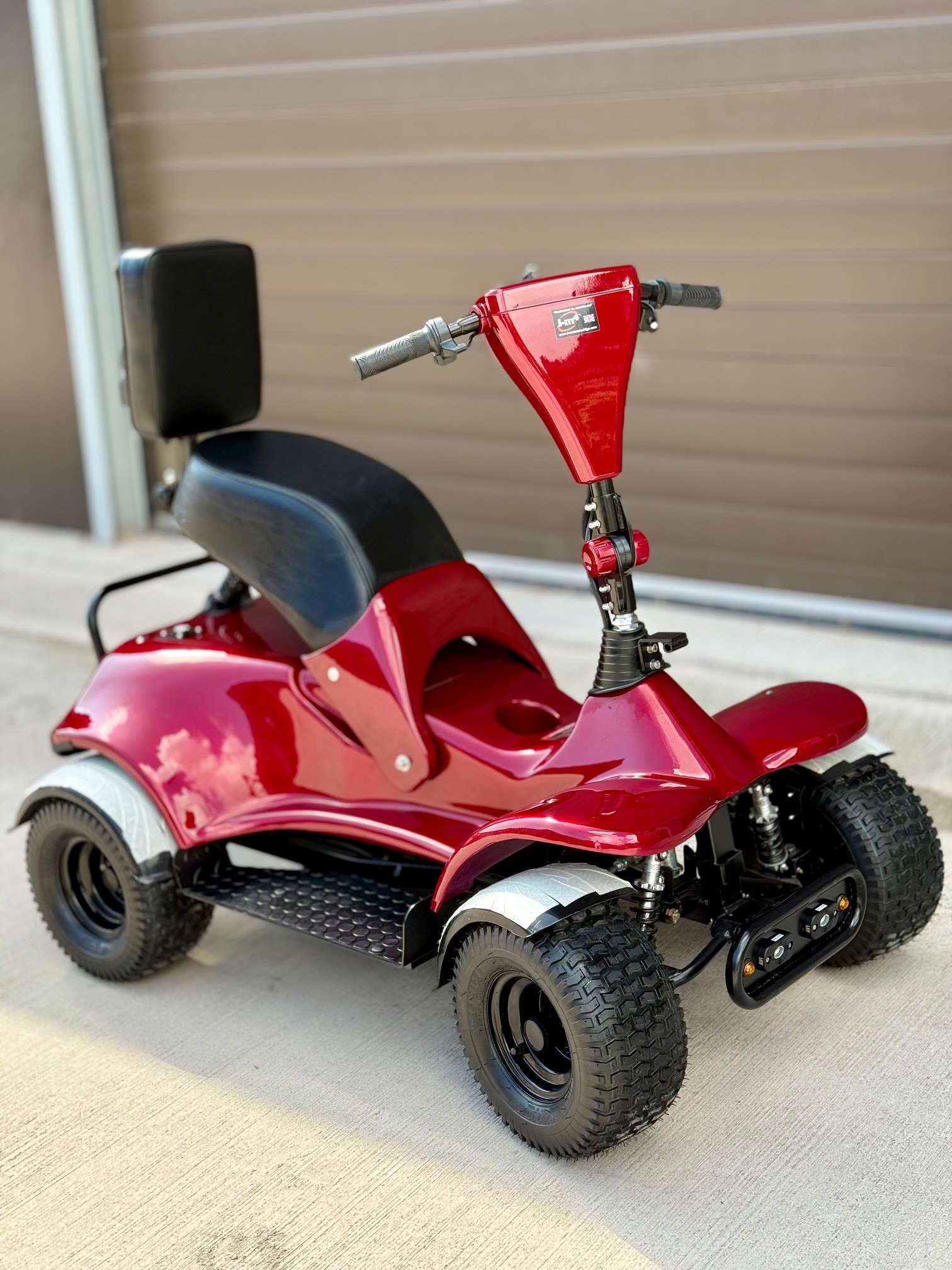 electric golf buggy, one seater, nearly new, refurb im4 roadster in red, side view