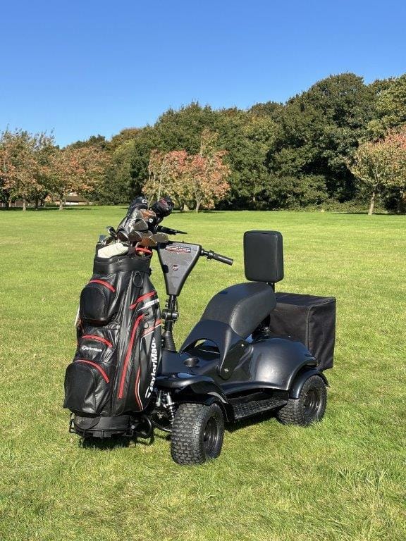 i-m4 single seater golf buggy in black