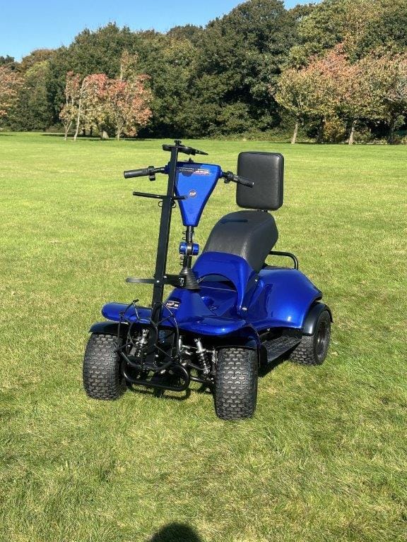 i-m4 single seater golf buggy in blue